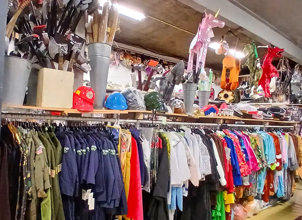 Thema outfits en accessoires in de winkel